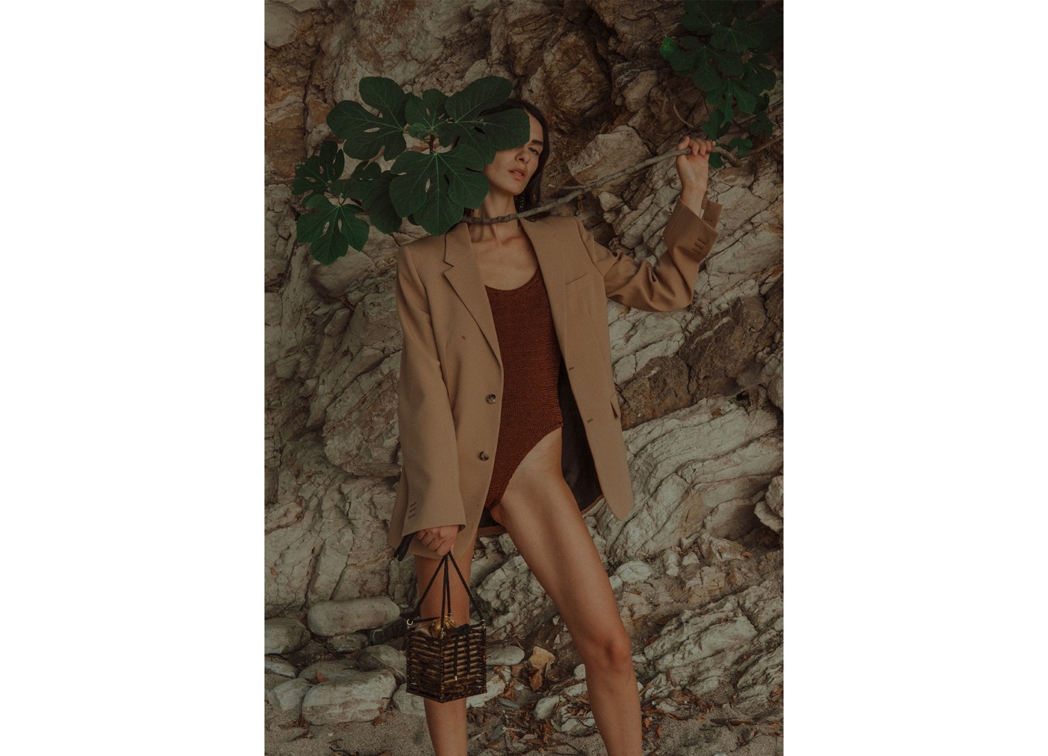 Fashion Frontier: Flicka Elisa in Albania - 3