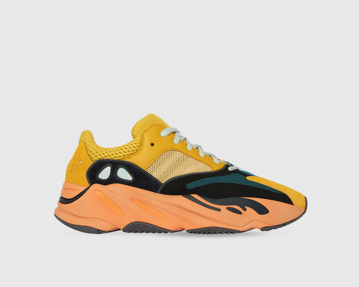 Yeezy hot sale 700 flash