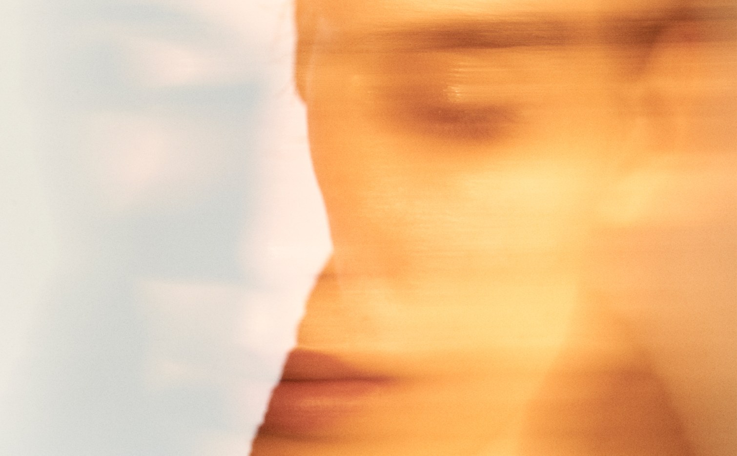 Beauty Slides: Trending Makeup Looks - 10