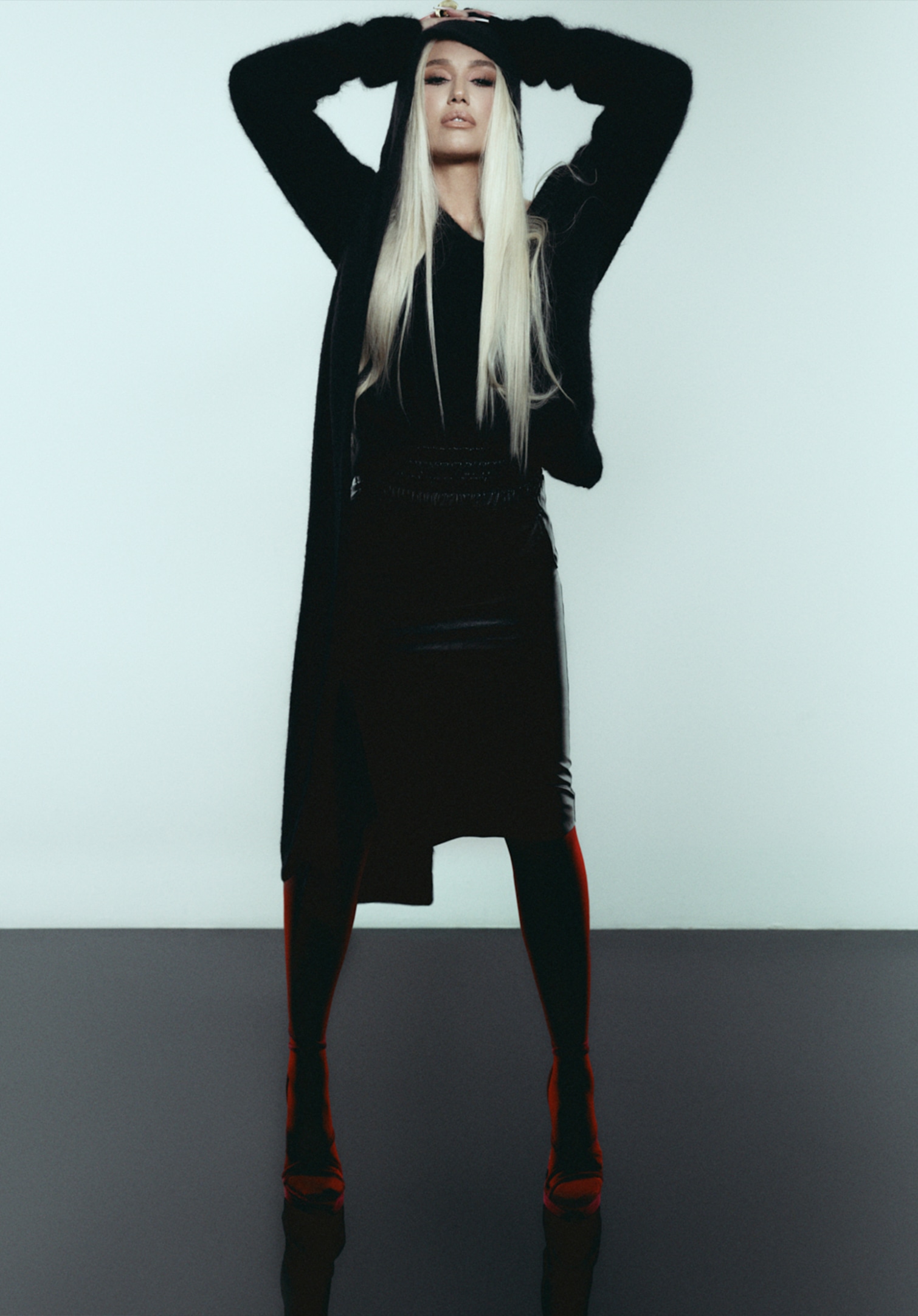 LVR Magazine: Cover Story - Gwen Stefani, The Artist’s Brush