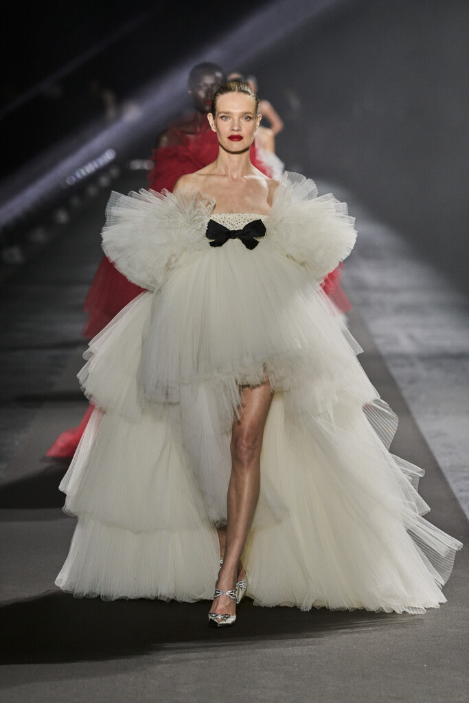アート・デザイン・音楽 Luisa Via Roma: The Future of Fashion 814WAZtcc6L._UF350,350_QL50_.jpg
