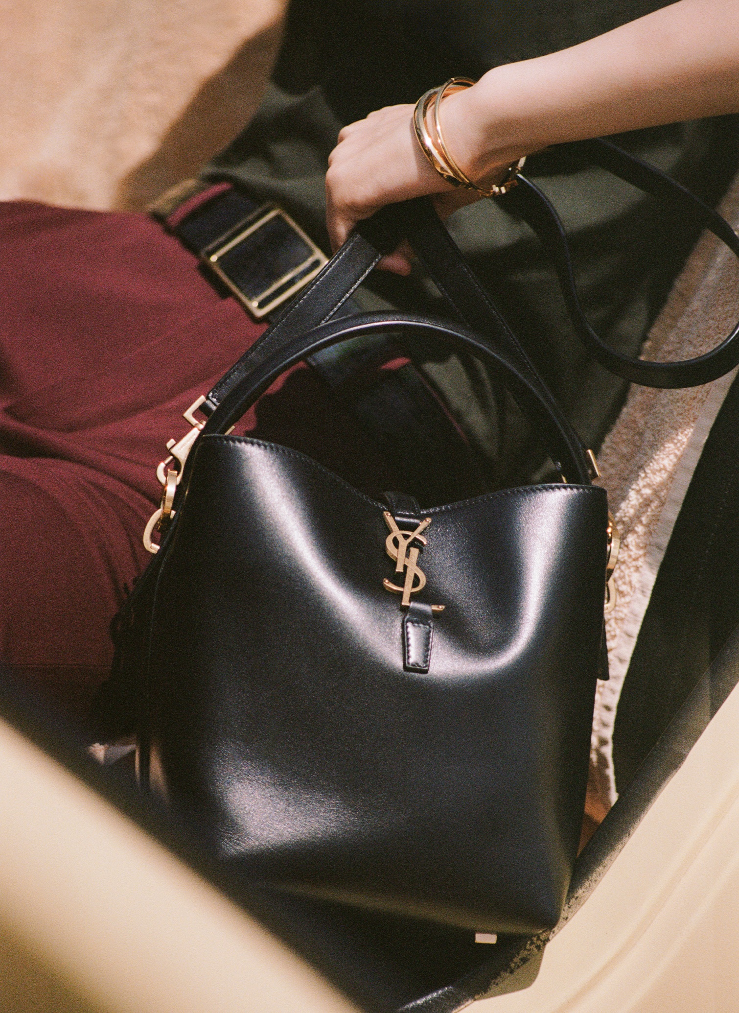 Saint Laurent bag: Large Le 5 à 7 smooth leather supple bag