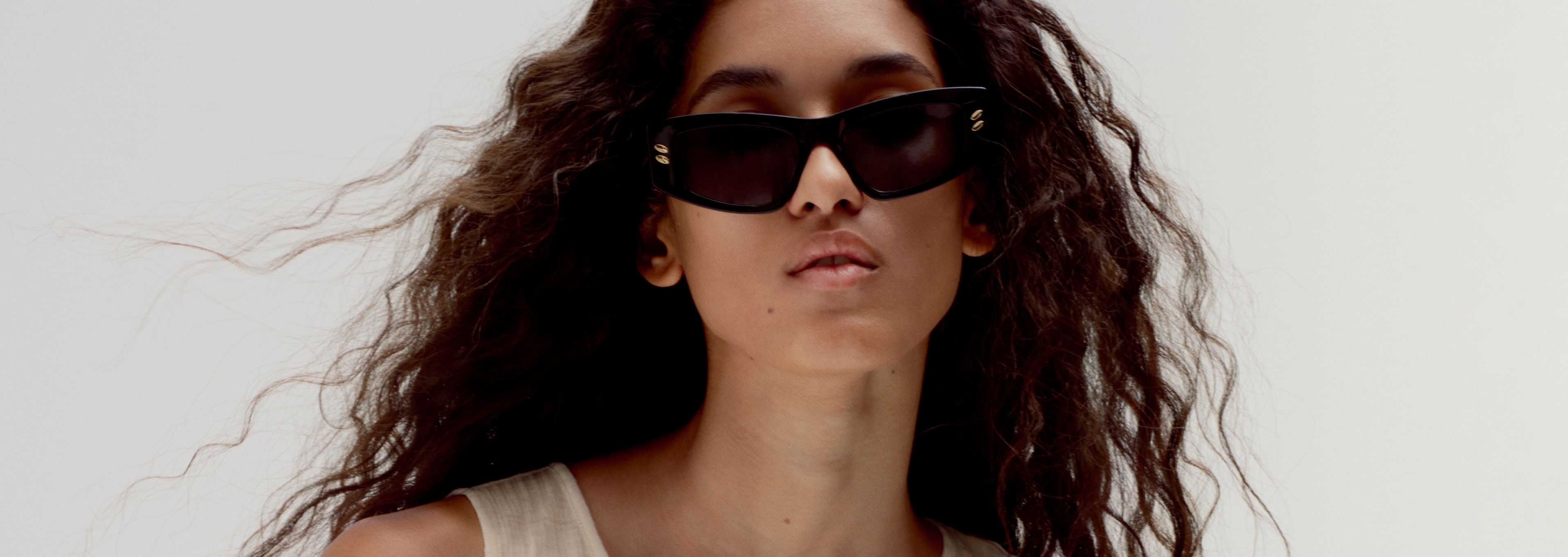 5 Trendy Sunglasses: Glamorous Styles for Summer 2024