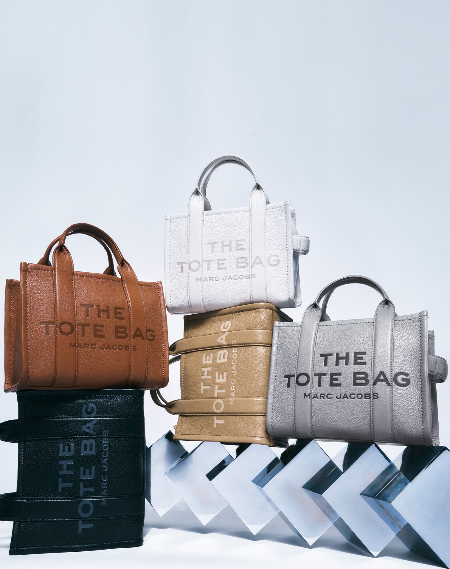 Marc Jacobs Tote Bags in black, brown, camel, grey and white colors