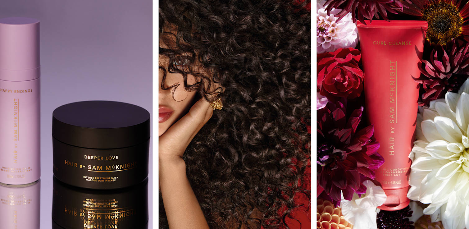 Flaconi di prodotti per capelli tinta unita su sfondo floreale