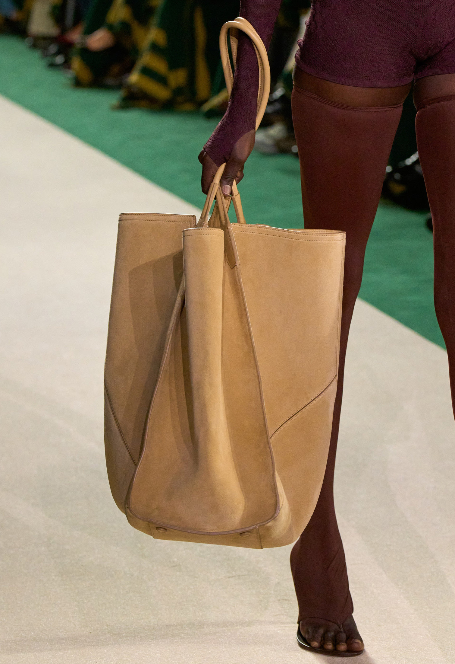 Suede Bags Spring/Summer 2025: Models and Trendy Colors | LUISAVIAROMA