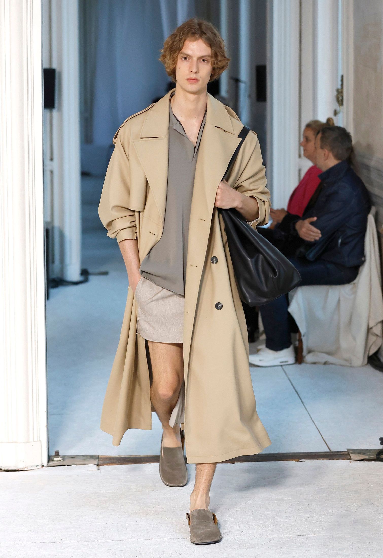 Ami Paris ss25 outfit with boat shoes and beige trench