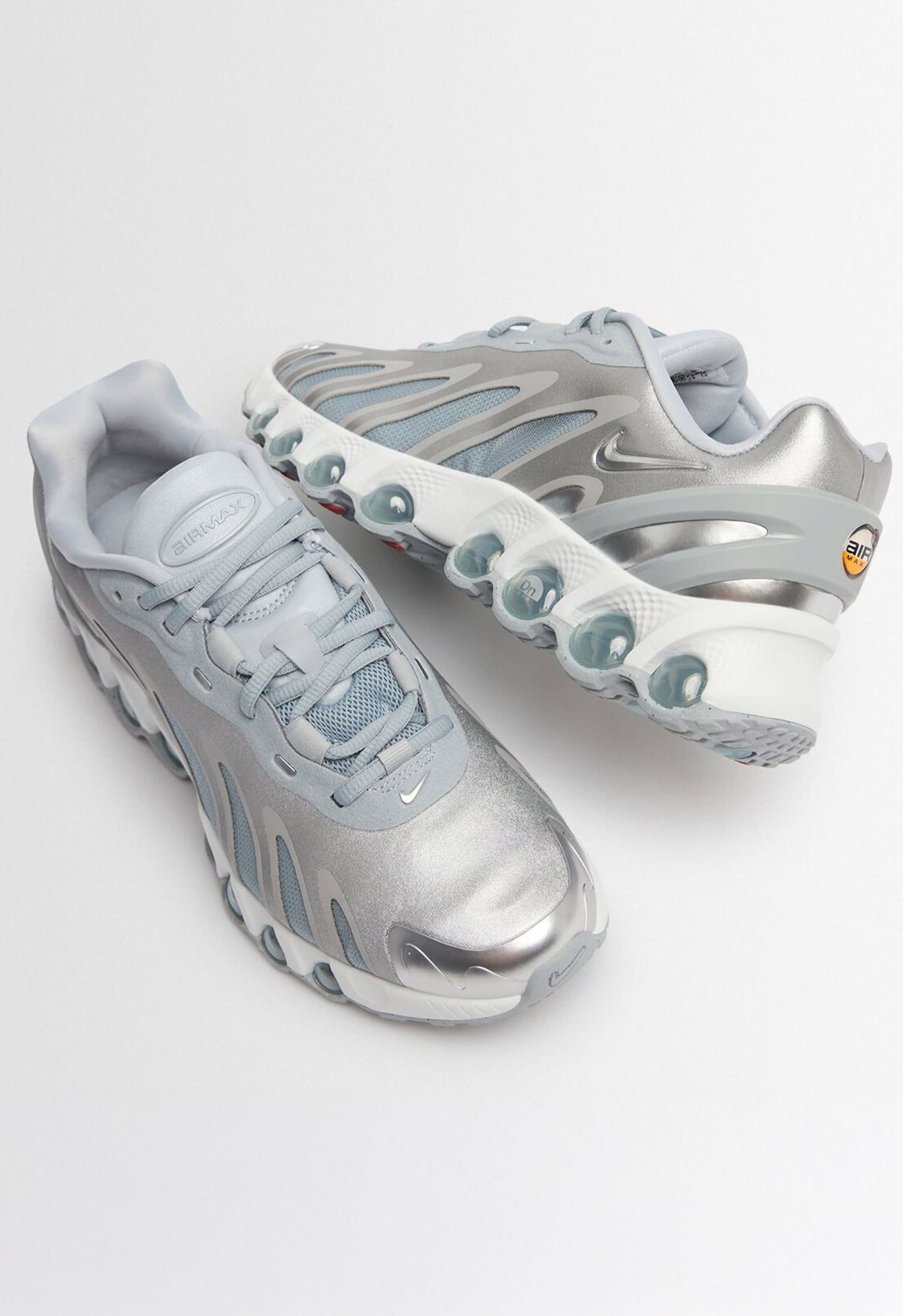 Metallic color Nike Air Max DN8 Sneakers